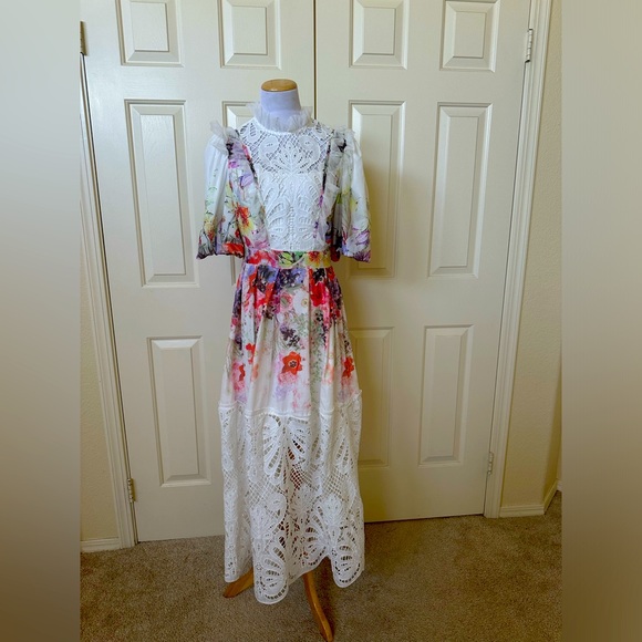 Long maxi dress with sleeves! - Picture 1 of 6